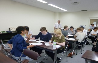 ALTと日本人教員の合同研修～管理職の参加が多い